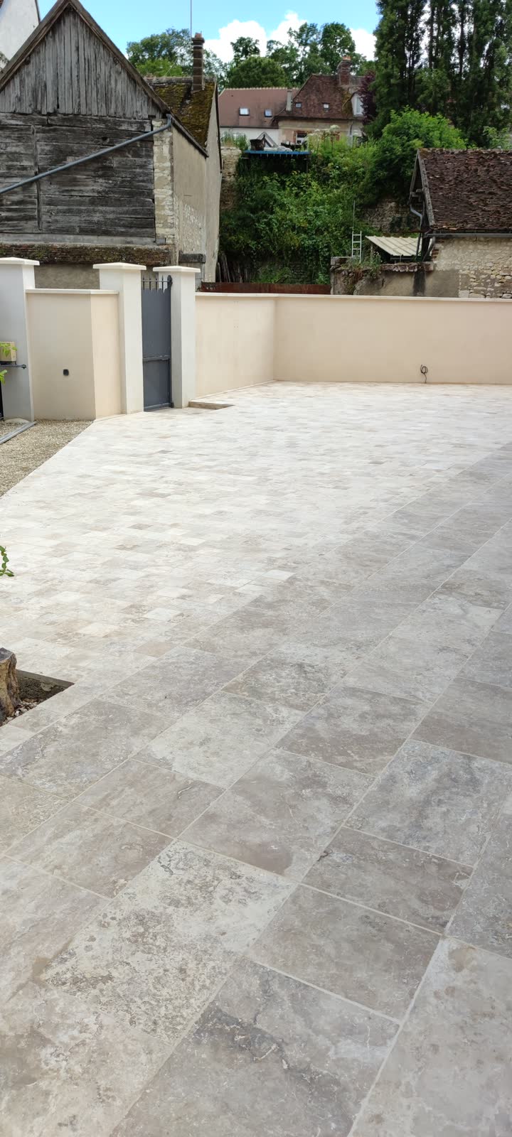 Après : terrasse en pierre posée