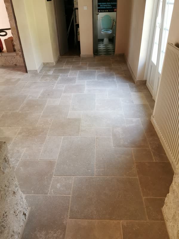 Dallage intérieur en pierre