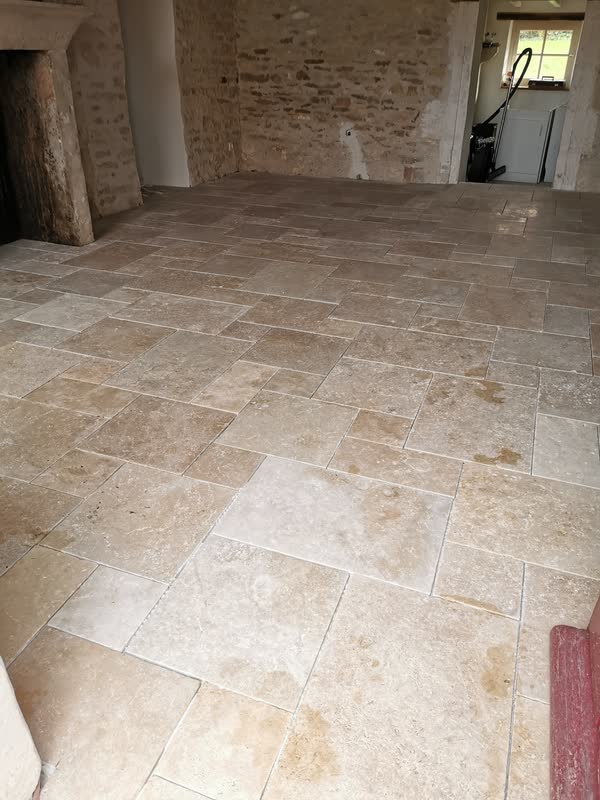 Dallage en pierre dans une maison ancienne