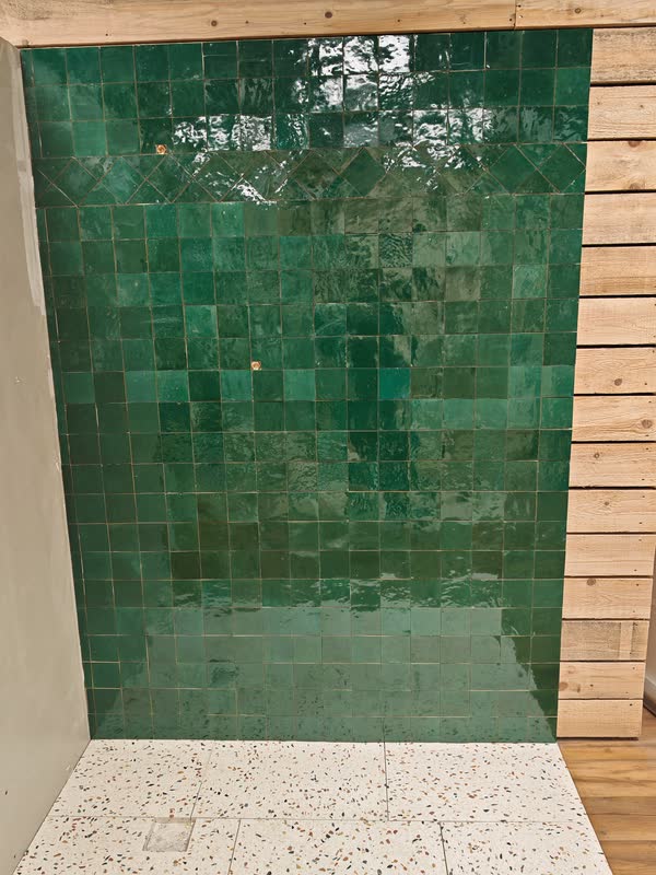 Zellige vert, frise en losanges
